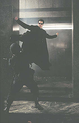 Keanu Reeves in The Matrix, Festivale movie review;280x433