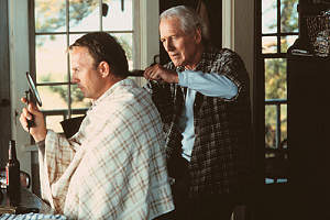 Movie Still, Message in a Bottle, Kevin Coster and Paul Newman; Festivale film review; message2.jpg - 14736 Bytes