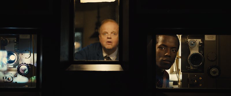 Toby Jones and Micheal Ward in Empire of Light (2022); (c) 2022 20th Century Studios;800x333
