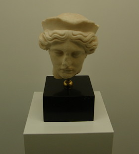 Marble sculpture, Hellenic Museum, Melbourne, Victoria (c) 2014 Ali Kayn; 280x311