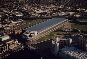 Jeff's Shed, The Melbourne Convention and Exhibition Centre, Victoria, Australia; jeffshed.jpg - 19468 Bytes