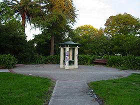 Oldis Park Fountain, photograph (c) Ali Kayn 2005