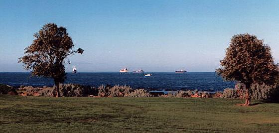 Ships pass by, Williamstown, Victoria, Australia, photograph, image,wtown08.jpg - 28201 Bytes