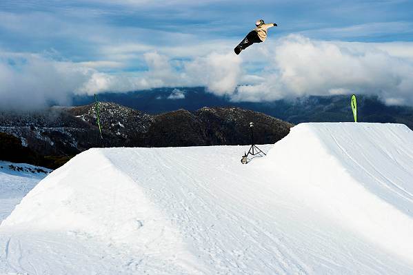 Snowboarding in Victoria, Australia, Alpine National Park; 599x399