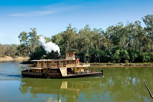 Paddle steamer Emmylou on the Murray River at Echuca; 2009 Robert Blackburn; courtesy Tourism Victoria; 490x327