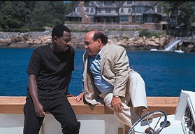 Movie still, Danny De Vito and Martin Lawrence in What's the worst that could happen, Festivale film review section