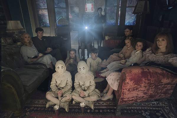 movie still, Miss Peregrine's Home for Peculiar Children, Festivale film review page; 600x400