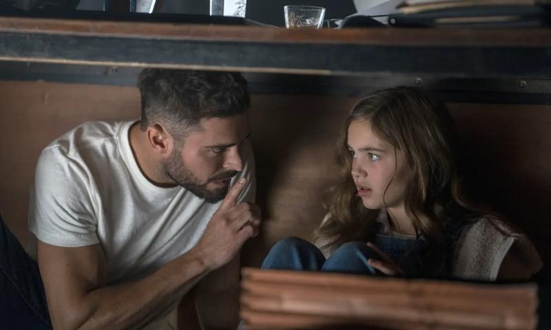 Zac Efron and Ryan Keira Armstong in Firestarter  (c) 2022 Universal Pictures;800x480