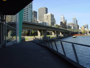 Enterprize Park on the Yarra River seen from outside Melbourne Aquarium; photo (c) Ali Kayn 2005