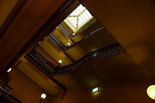 Hotel Windsor grand staircase (c) Richard Hryckiewicz 2014; 310x207