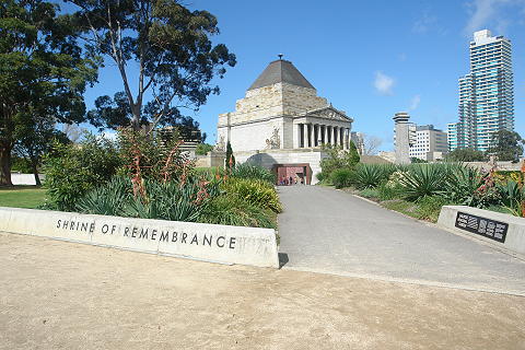 Shrine of Remembrance, October 2013, photograph (c) Ali Kayn; 480x320